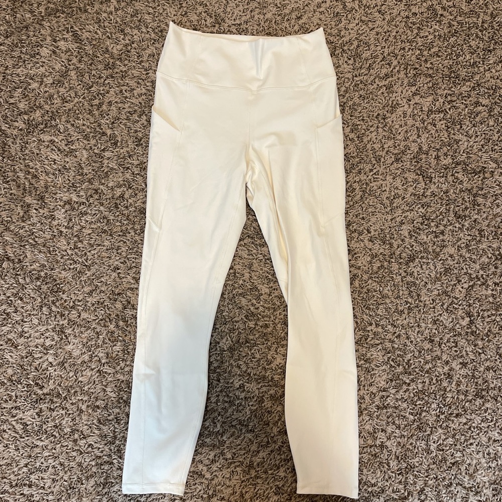 Cream fabletics leggings